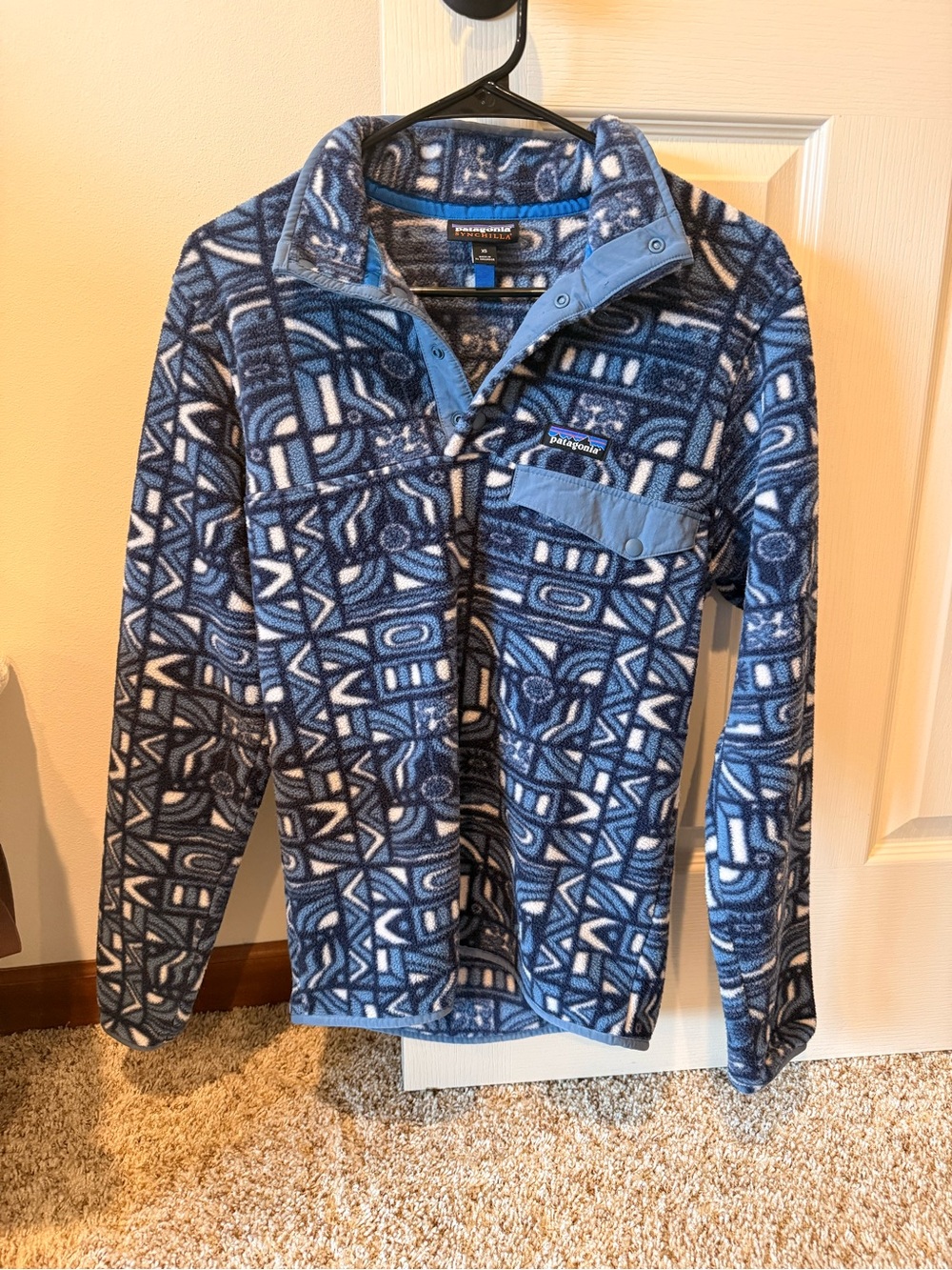 Patagonia Navy and Light Blue Patterned Synchilla Fleece Pullover